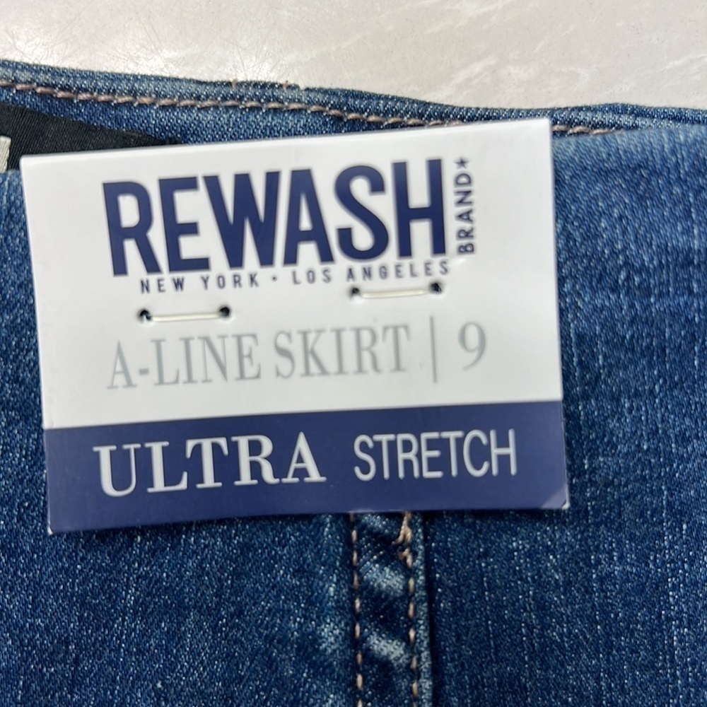 88. REWASH ultra stretch denim A-Line skirt there is a back zipper, size 9 - Picture 7 of 10